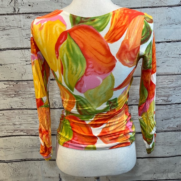 CABI Wrap Top Stretchy with Tropical Print-Small - Picture 2 of 2